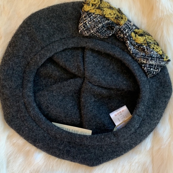 Anthropologie gray beret w bow - Picture 3 of 11